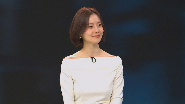 JTBC 뉴스룸 인터뷰에 출연한 배우 문채원