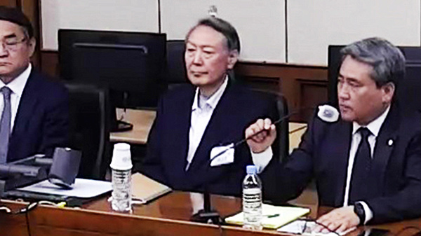 "외신 인터뷰는 연기였다" 윤석열 전 대통령, 2심서 징역 7년 선고