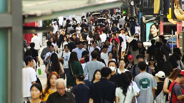 강남역 지옥철에 직장인 비명…"폭염 속 재택근무 확대 절실"