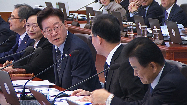 확실히 잡겠단 부총리 후보에... "농담인데 지명 취소할 수도" 대통령 뼈 있는 한마디