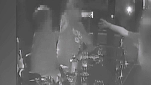 맥주 시켰다고 무시하냐며 술집 난동… 개그맨 신분 들먹인 사연